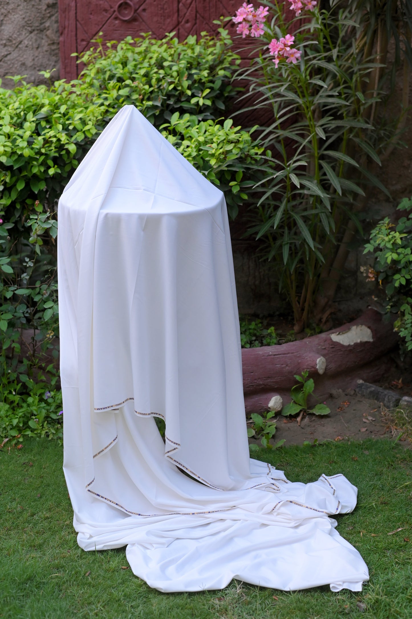 Italian boski washing wear<off white